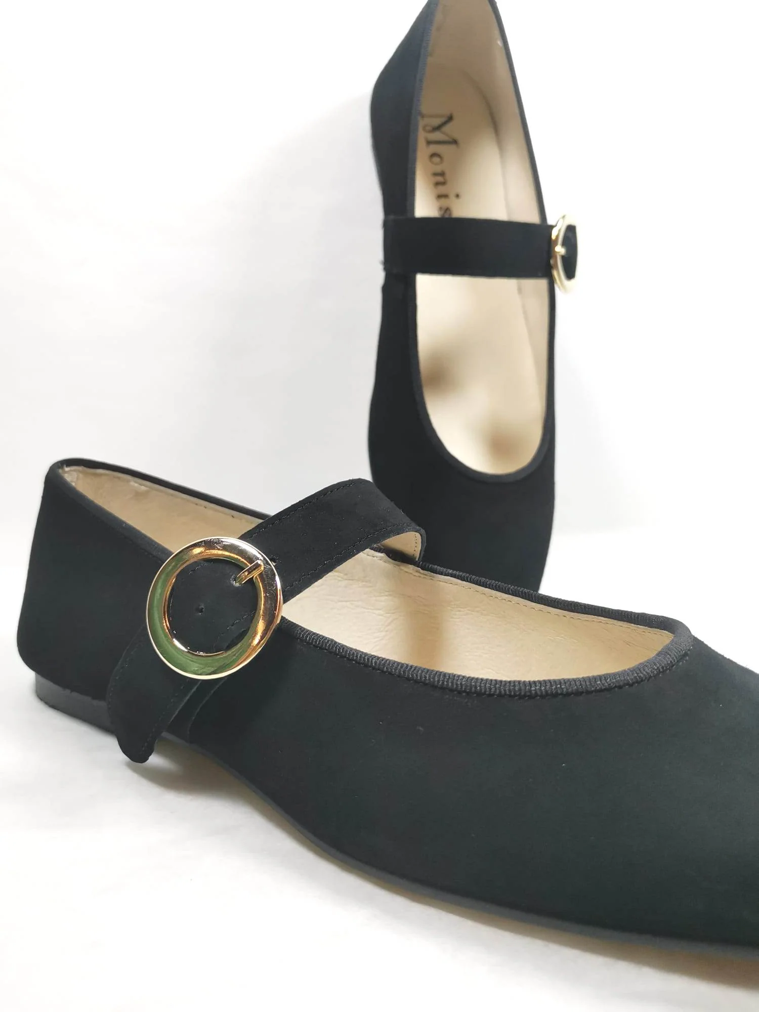 AMELIE ANTE NEGRO - Image 3