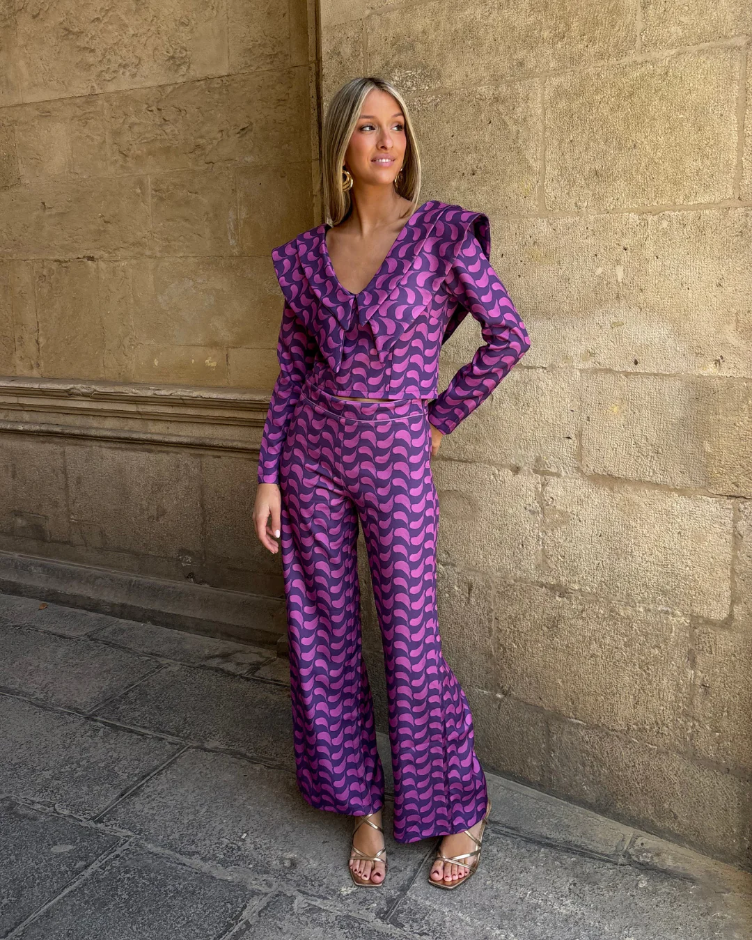Traje Fiora morado (TALLA PEQUEÑO, REVISAR MEDIDAS) - Image 4