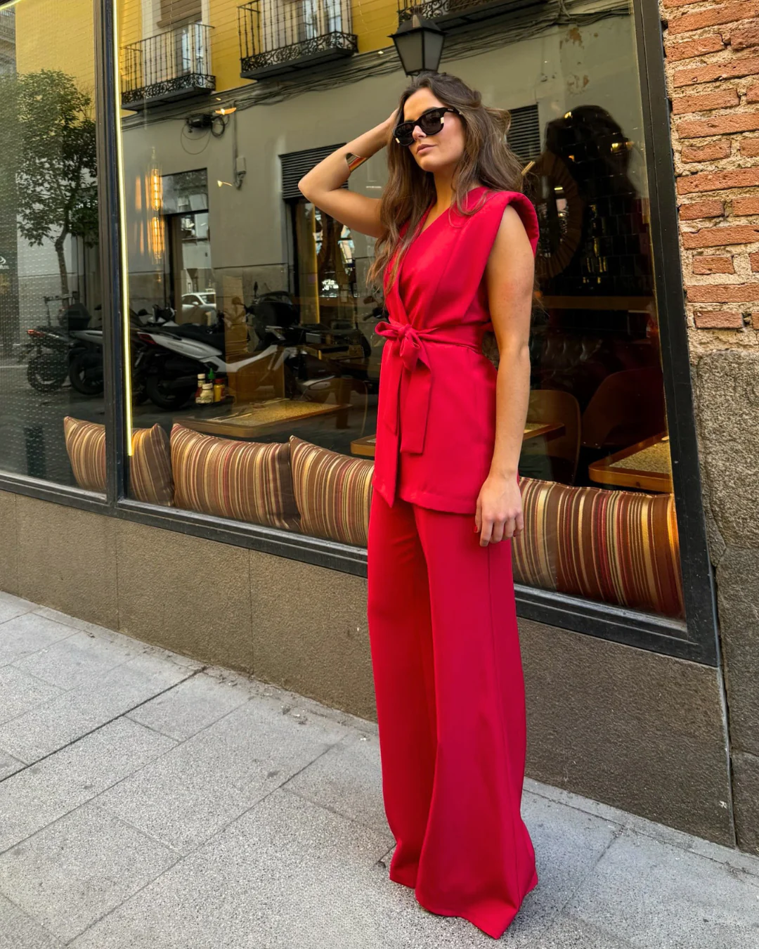 Traje Milos rojo - Image 3